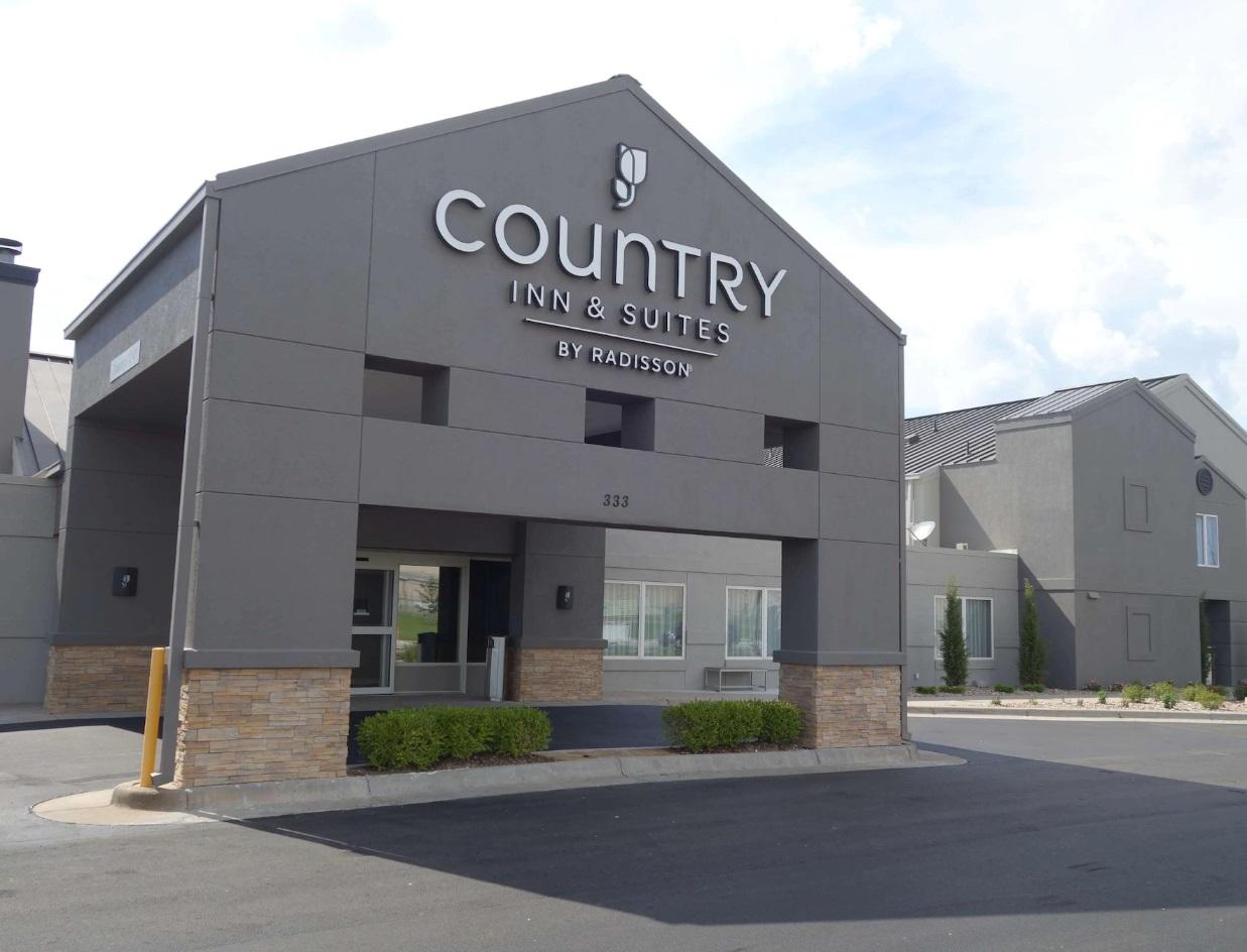 Country Inn & Suites By Radisson, Wichita East, Ks מראה חיצוני תמונה