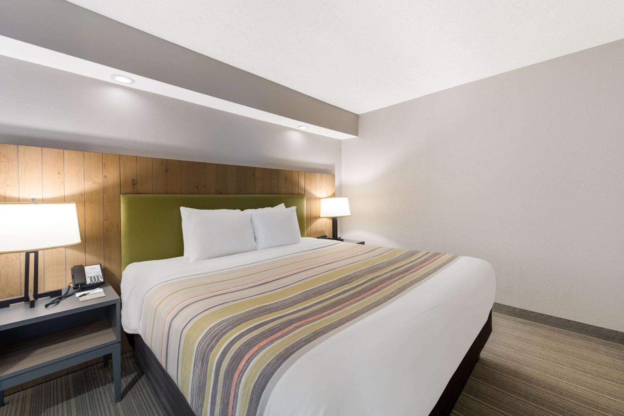 Country Inn & Suites By Radisson, Wichita East, Ks מראה חיצוני תמונה