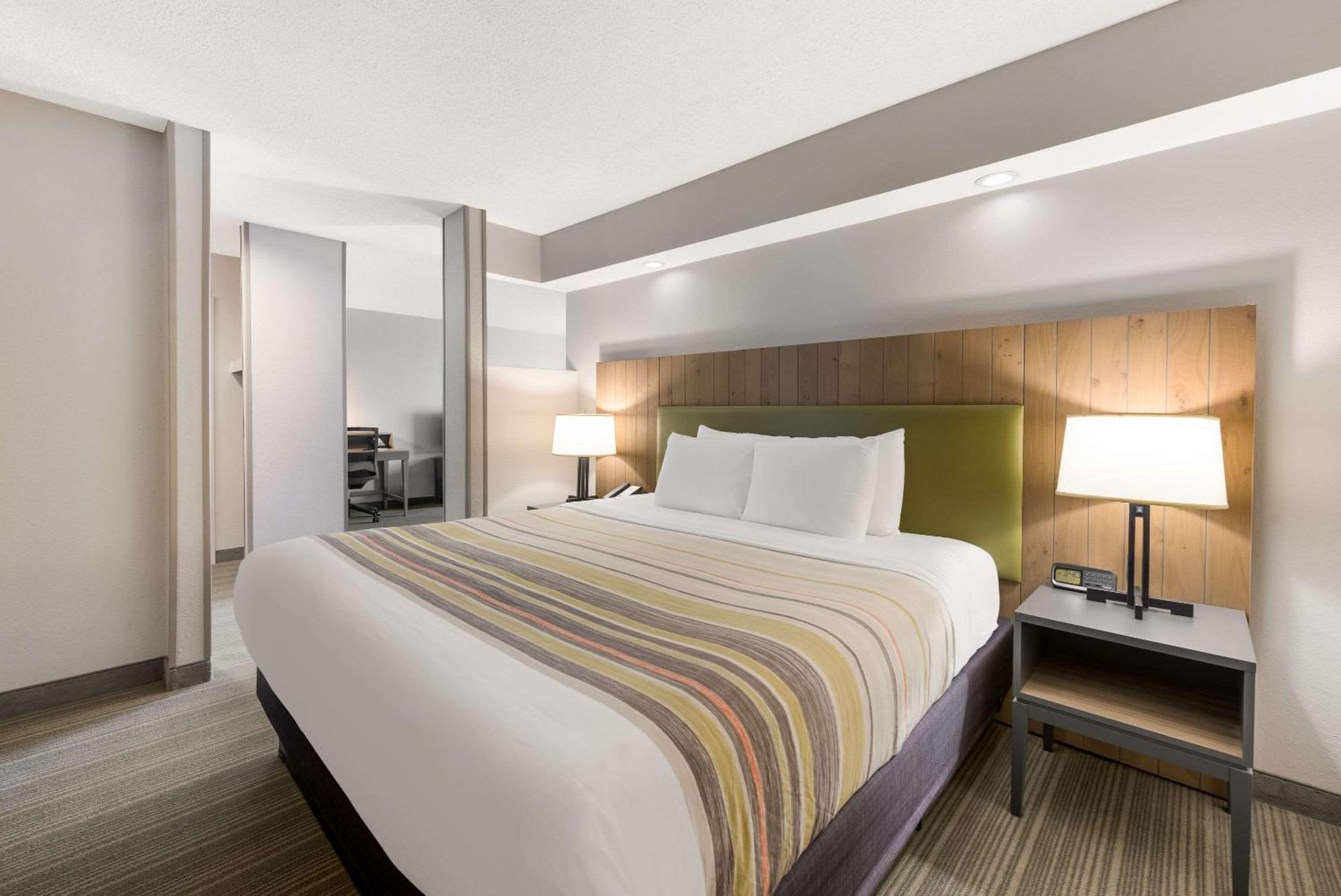Country Inn & Suites By Radisson, Wichita East, Ks מראה חיצוני תמונה