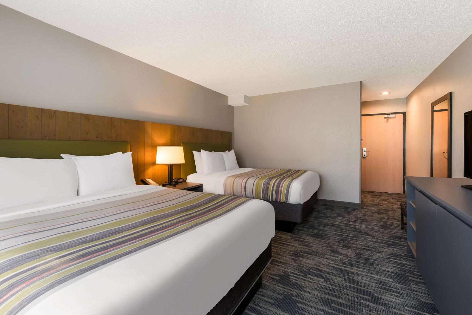 Country Inn & Suites By Radisson, Wichita East, Ks מראה חיצוני תמונה
