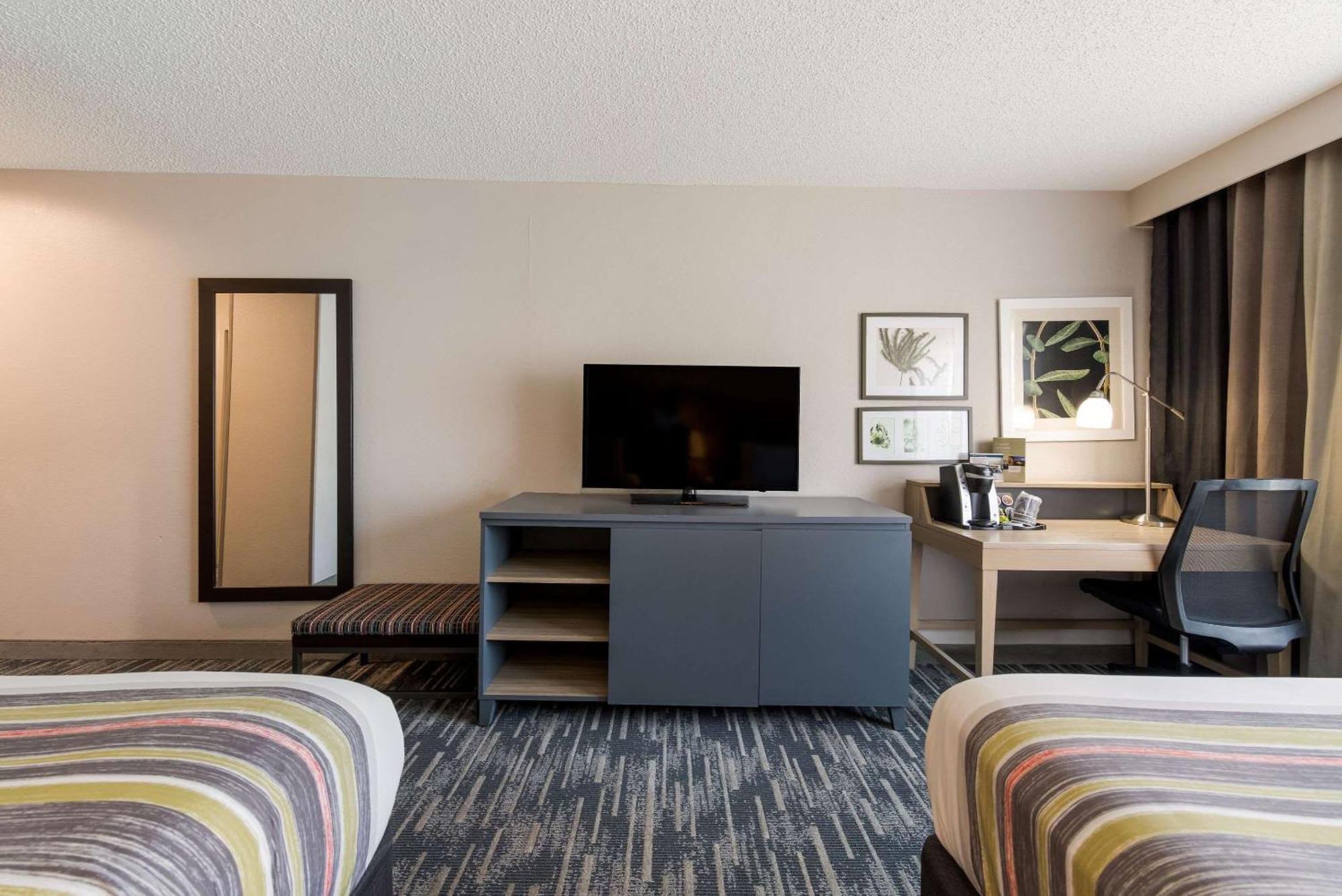 Country Inn & Suites By Radisson, Wichita East, Ks מראה חיצוני תמונה