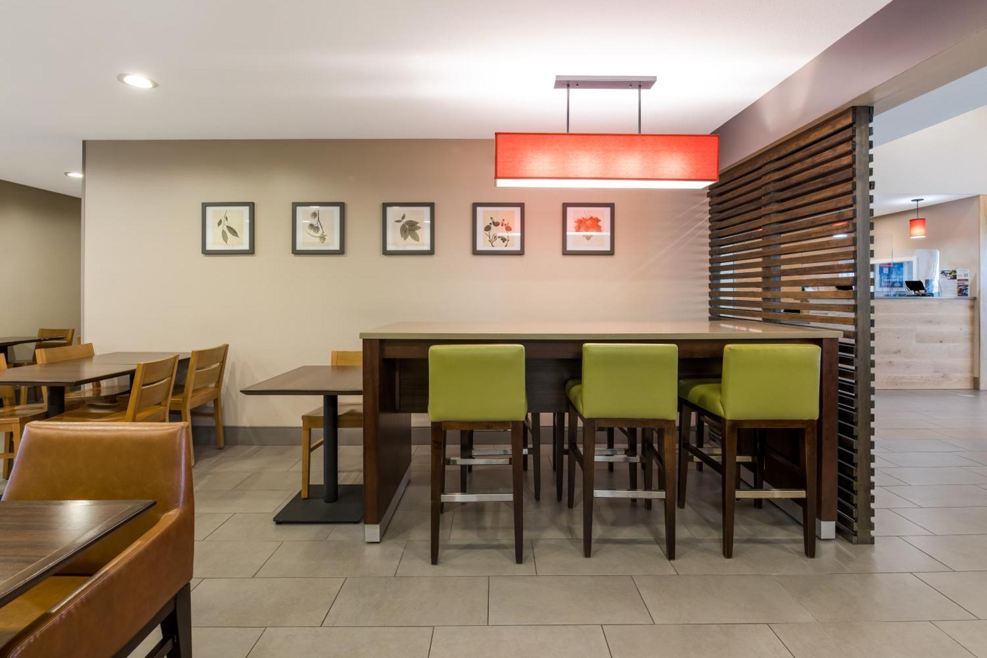 Country Inn & Suites By Radisson, Wichita East, Ks מראה חיצוני תמונה