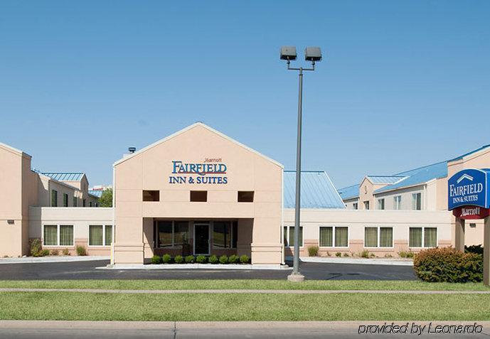 Country Inn & Suites By Radisson, Wichita East, Ks מראה חיצוני תמונה