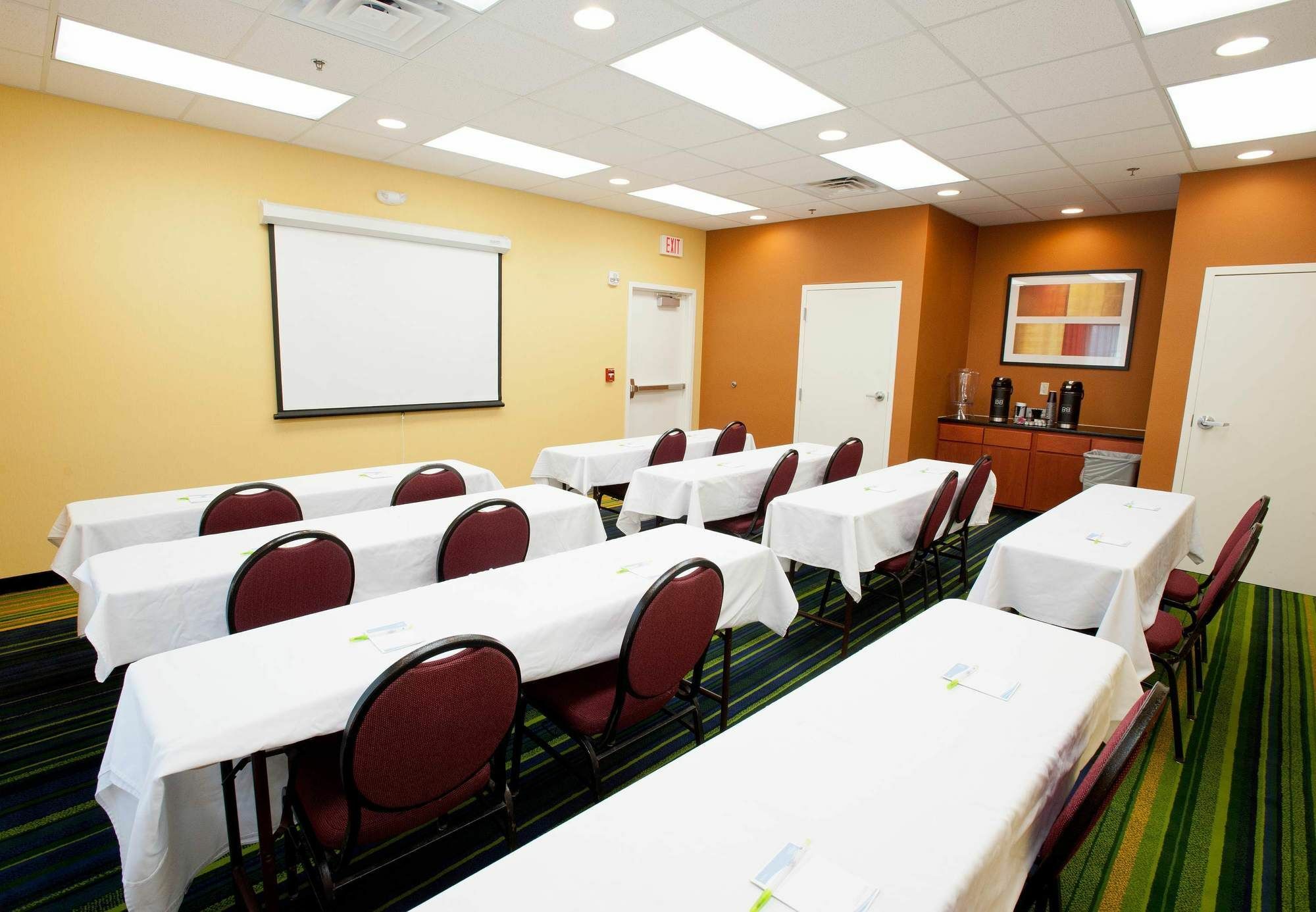 Country Inn & Suites By Radisson, Wichita East, Ks מראה חיצוני תמונה